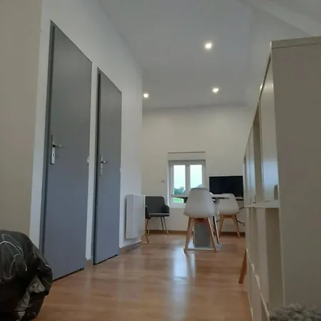 Confortable A Barzy-en-thierache, 32 M² Avec Terrasse * Barzy-en-Thierache
