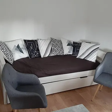 Confortable A Barzy-en-thierache, 32 M² Avec Terrasse * Barzy-en-Thierache