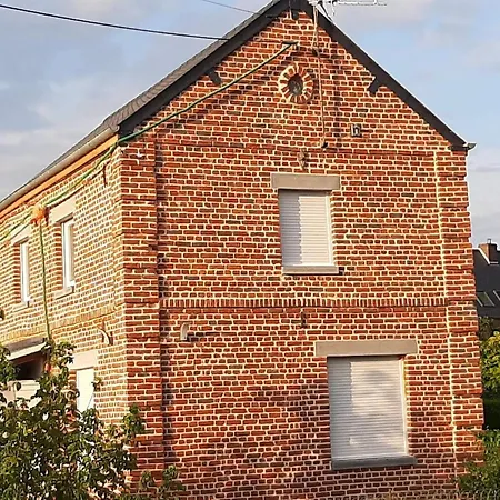 Confortable A Barzy-en-thierache, 32 M² Avec Terrasse Apartment