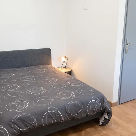 Confortable A Barzy-en-thierache, 32 M² Avec Terrasse * Barzy-en-Thierache