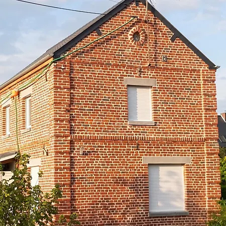 Confortable A Barzy-en-thierache, 32 M² Avec Terrasse Apartment *